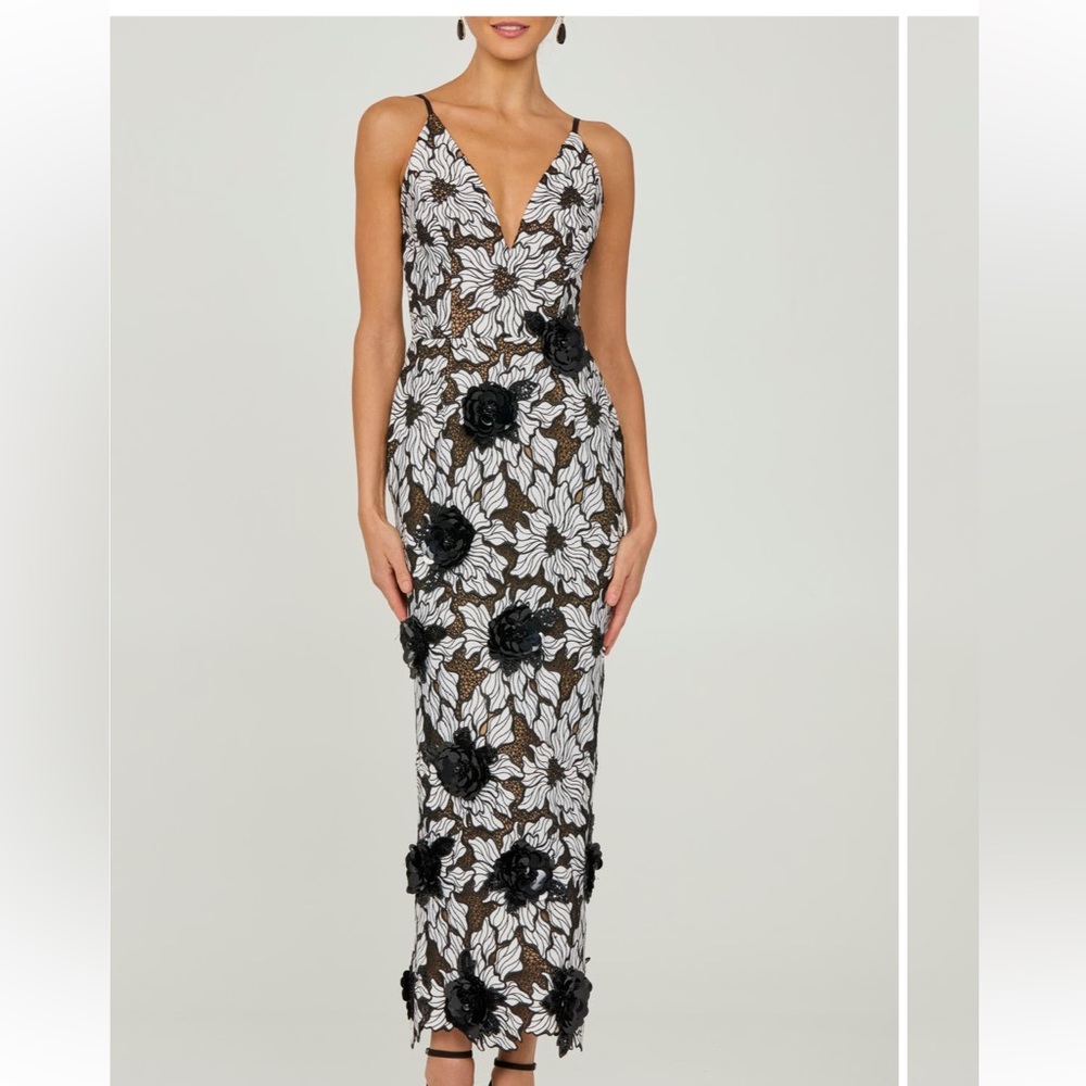 Helsi Norah floral appliqué gown, size 4